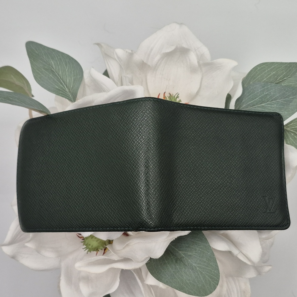 AUTHENTIC Louis Vuitton Taiga Wallet - Picture 5 of 13